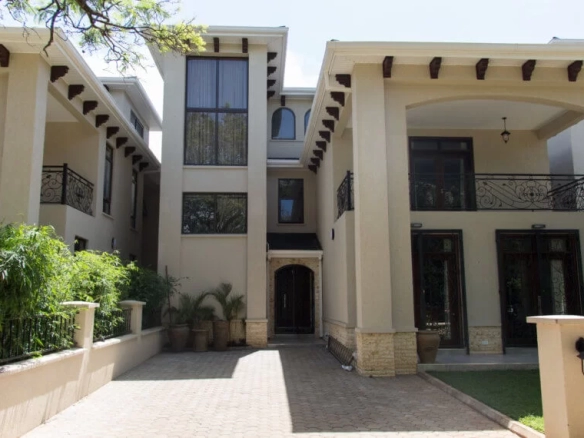 Townhouse for sale in Lavington